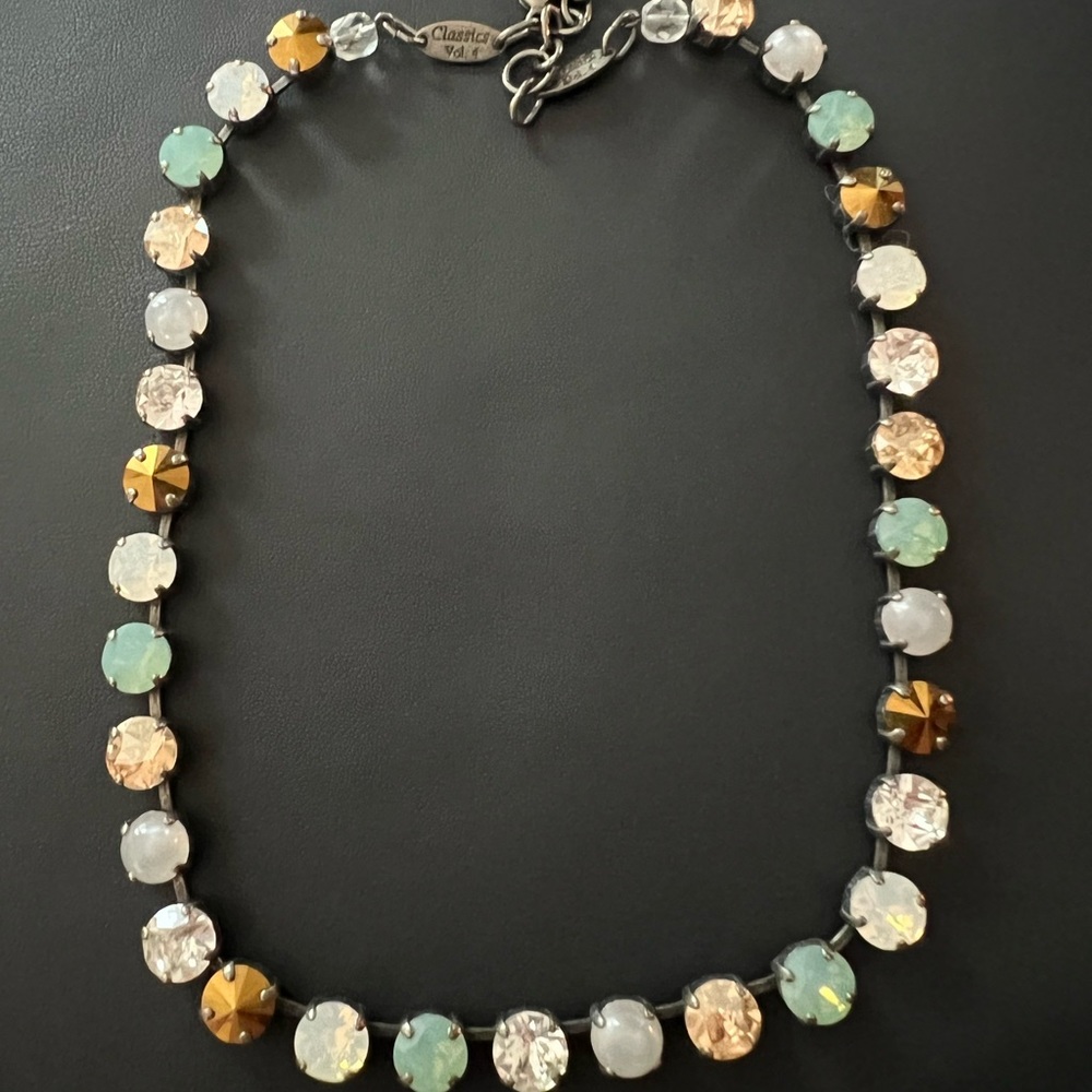 Sabika Choker.